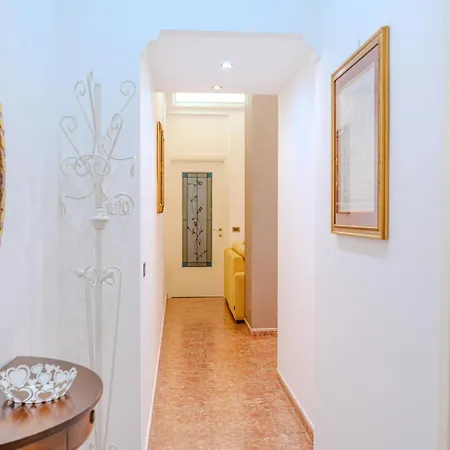 Dima House