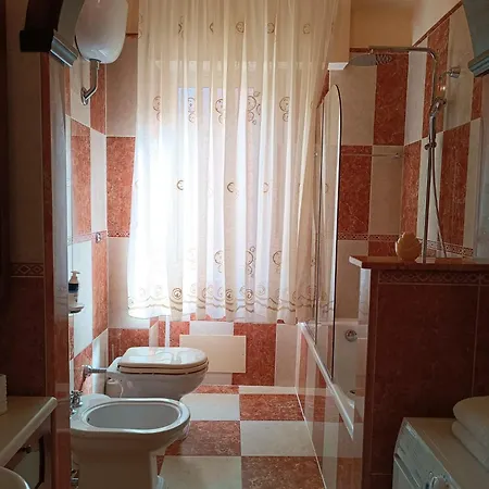 Dima House Apartmán *