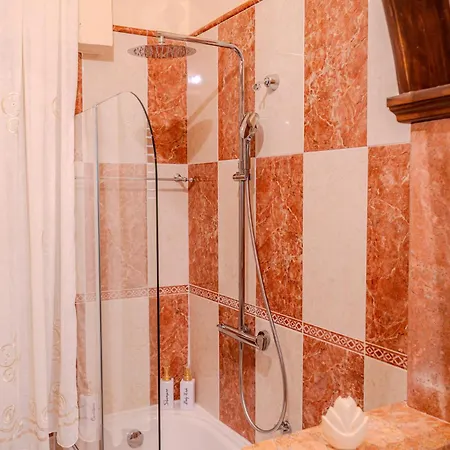 Dima House *